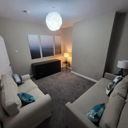 4 Bedrooms, 8 Min To Manchester City! Exterior photo