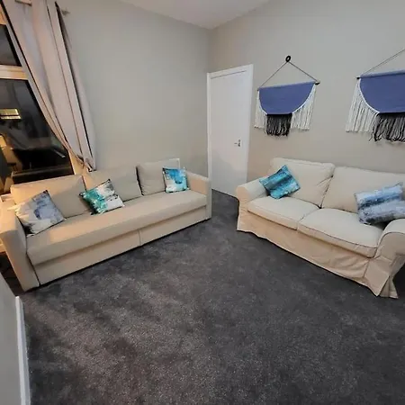 4 Bedrooms, 8 Min To Manchester City! Exterior photo